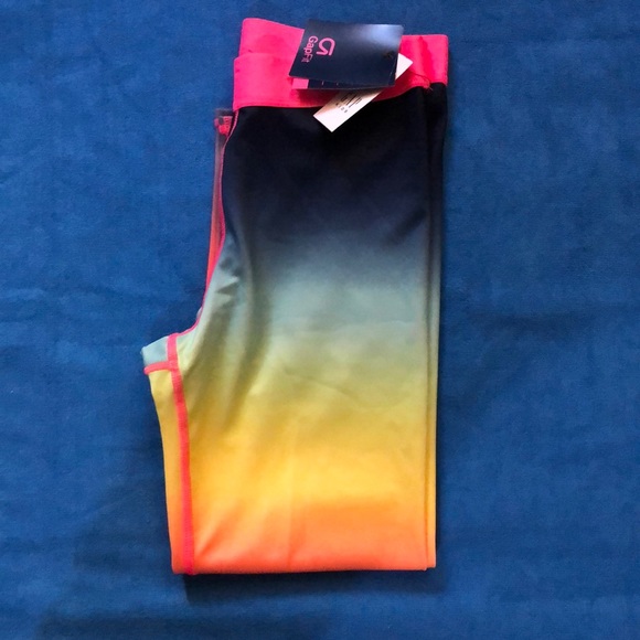 GAP Fit Capri  Colorblock Leggings for Girls - Picture 7 of 8